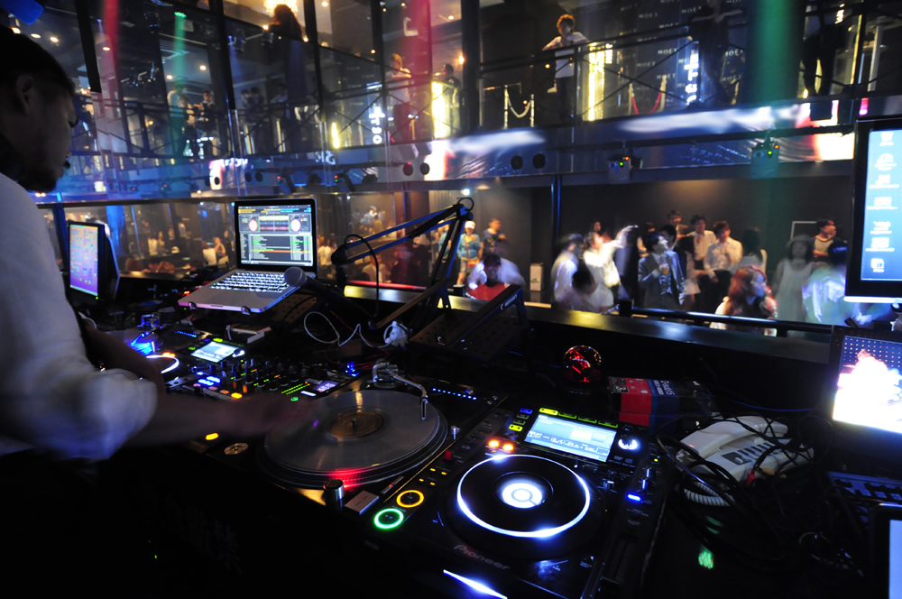 �O���l�Əo���o�[