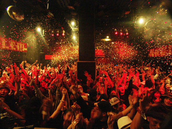 �O���l�Əo���N���u